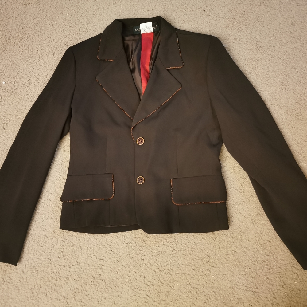 Harve Benard brown blazer with details on border